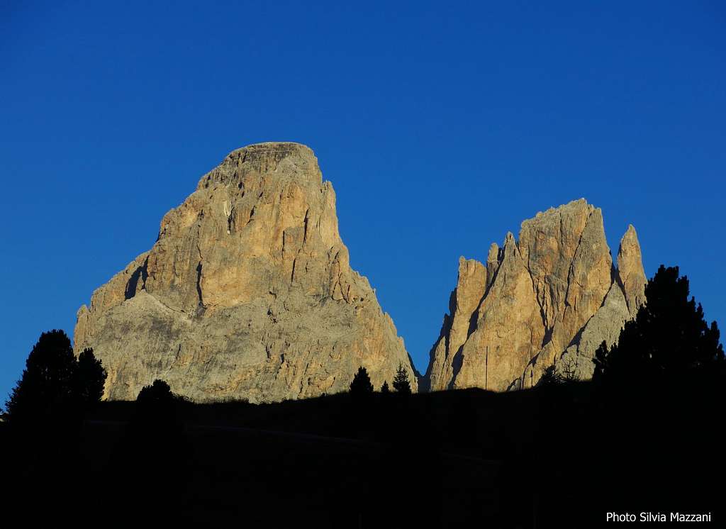 Punta Grohmann and Cinque Dita at sunrise from Sella Pass