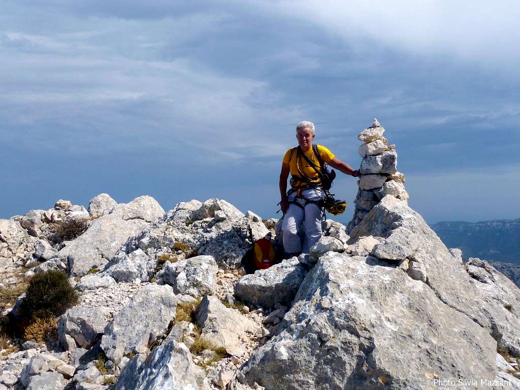 Cusidore summit cairn