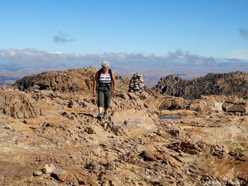 Wide summit of Jebel el Kest (North-Eastern view)