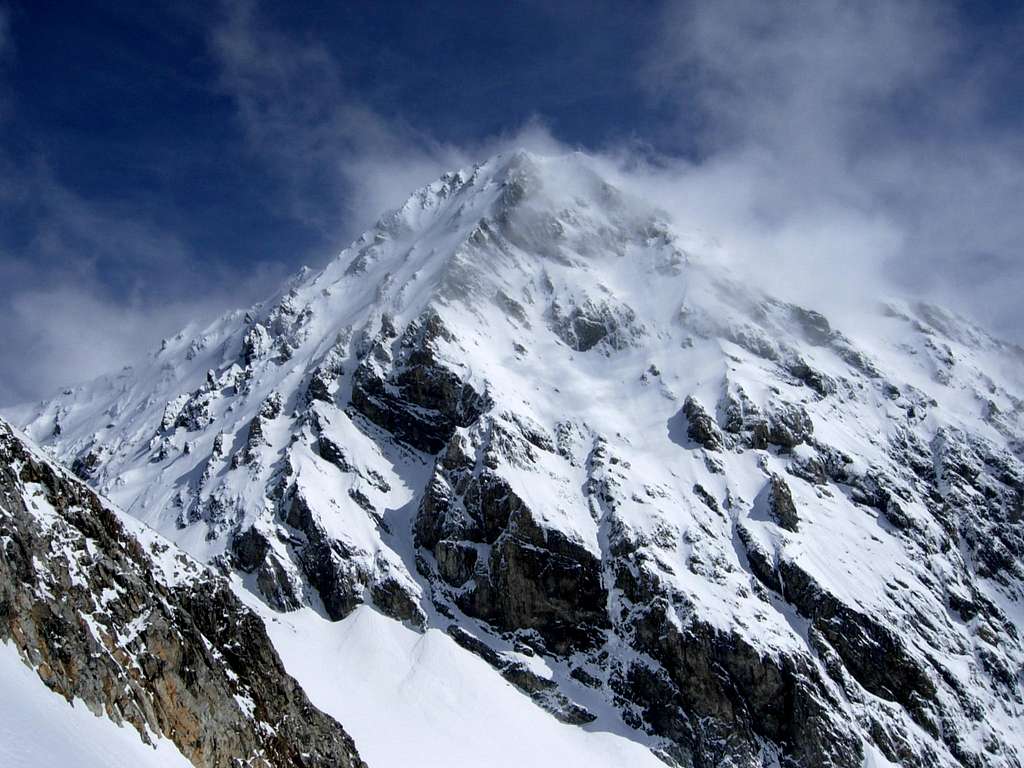 The majestic South face of Gran Zebrù/Königsspitze caressed by the wind
