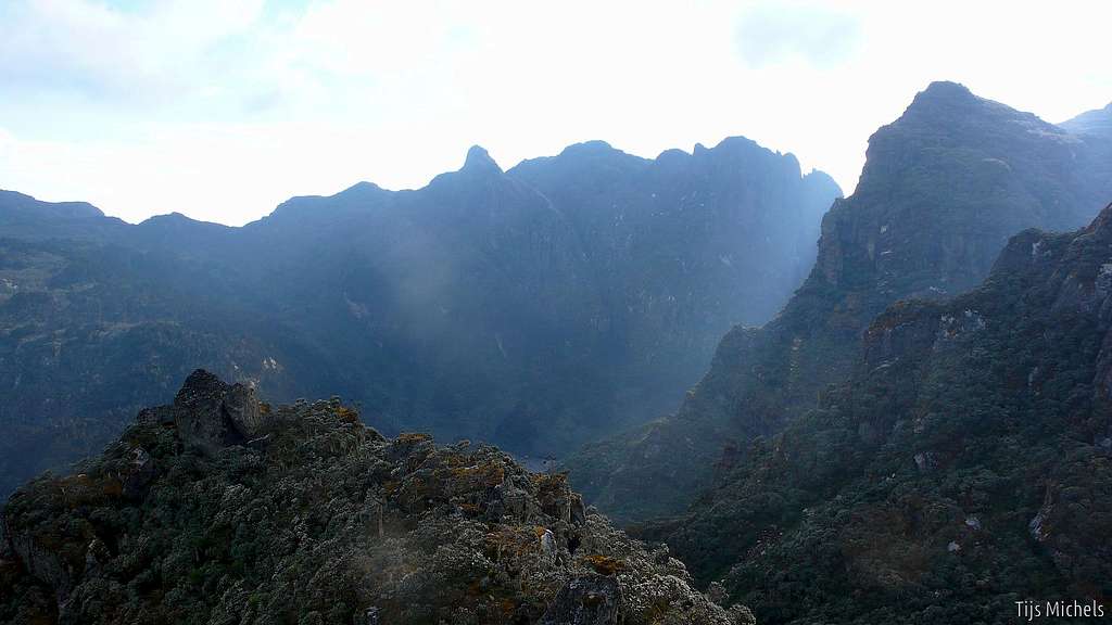 Cliffs of the Rwatamagufa Group