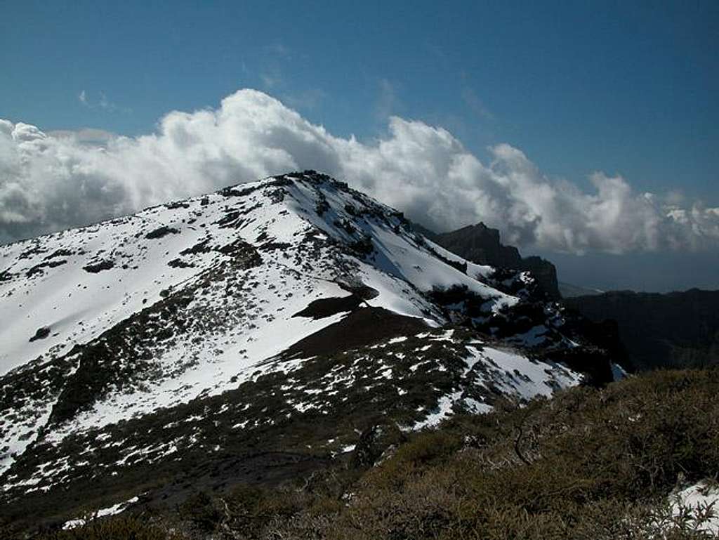 Pico de la Nieve (2232m) in...