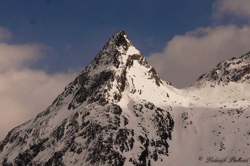 Close-up of Gorfenspitze (2558 m);