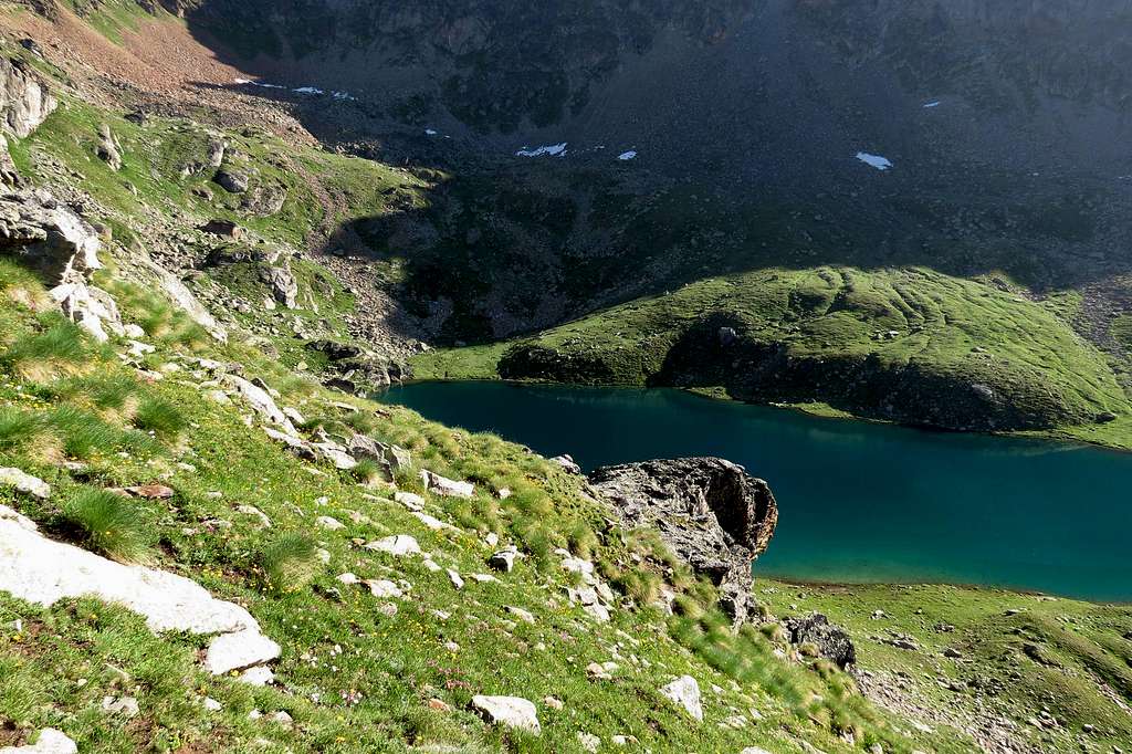 Crossing from Gimillan Village to Les Laures Vallon