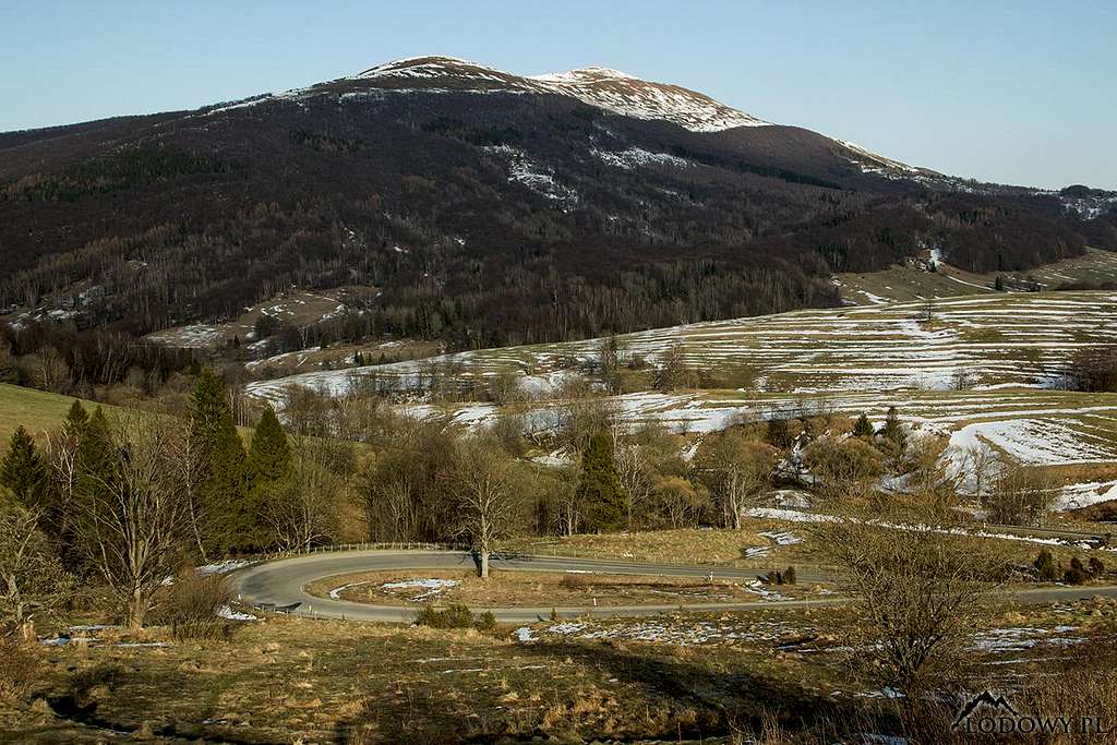 Mt.Polonina Carynska in early spring