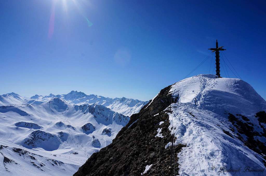 Greitzpitz Summit Cross with Fluchthorn (3398m)