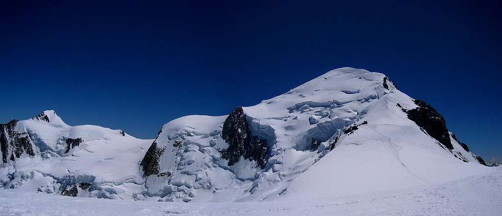 Panoramic view of Mont Maudit and Mont Blanc