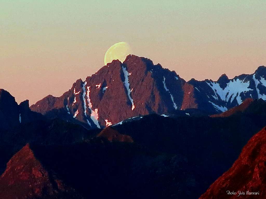 Moonrise seen from the summit of Hoven
