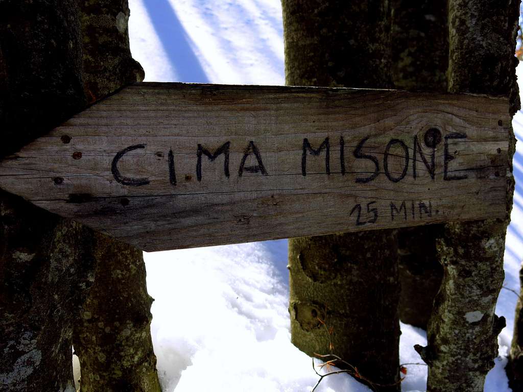 Signpost along Monte Misone Normal route
