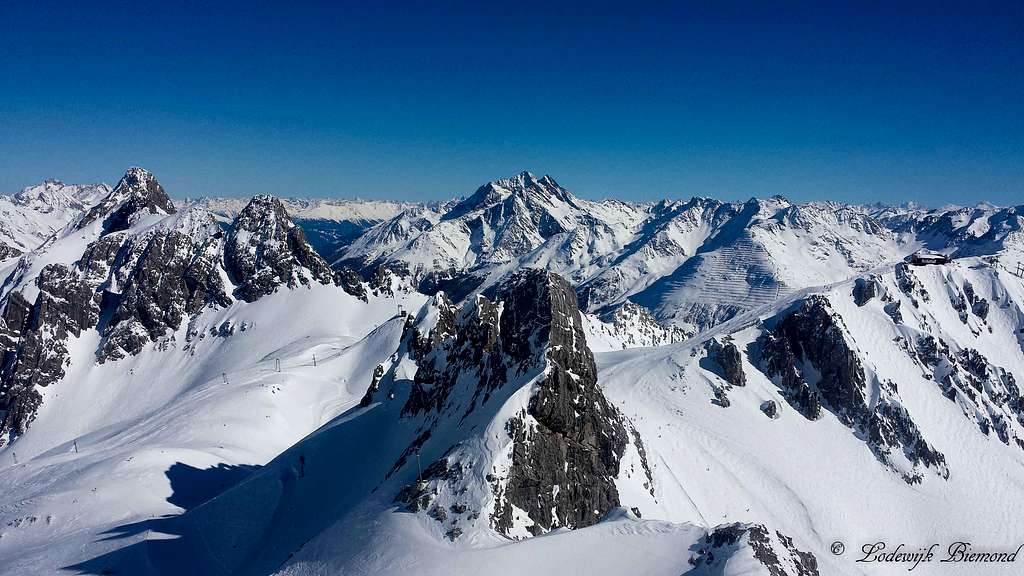 Valluga summit view towards Hoher Riffler (3168m)