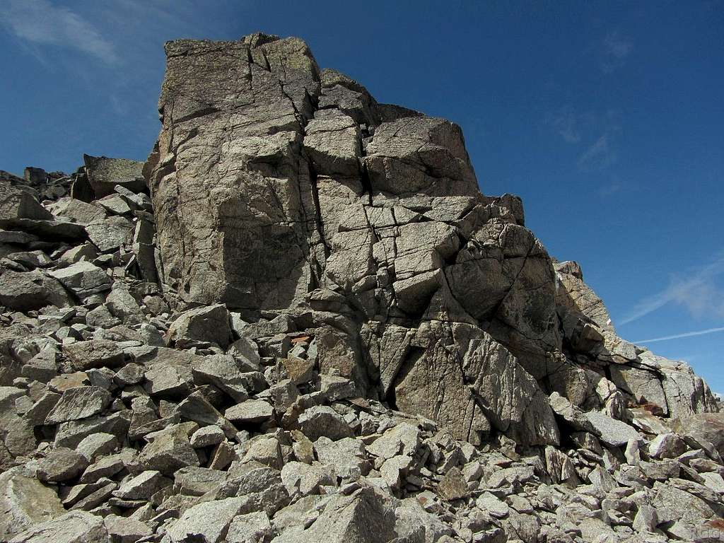 Rock buttress near the base of the Piz Sesvenna east ridge