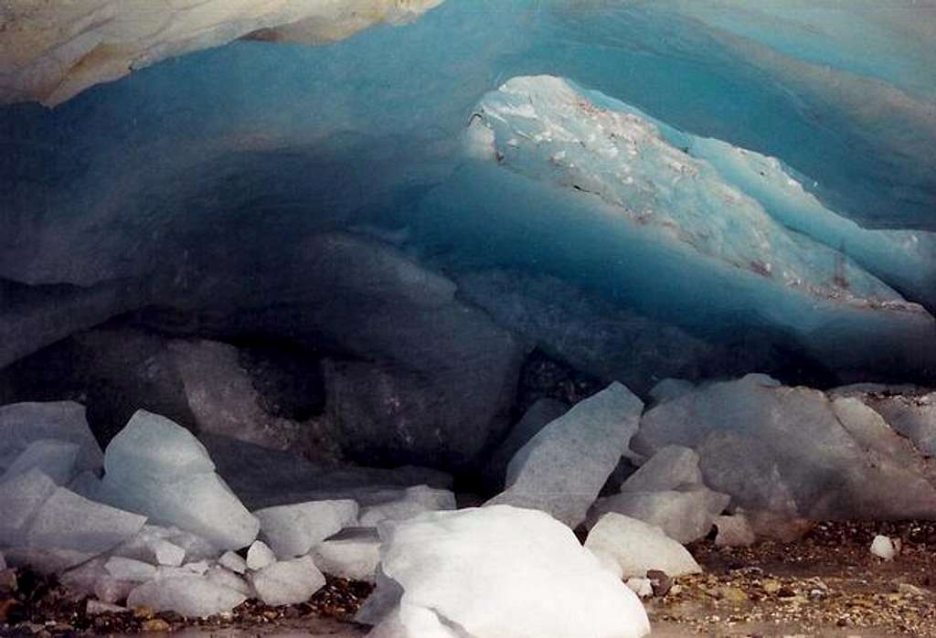 August 1998
 Turtmann-Glacier