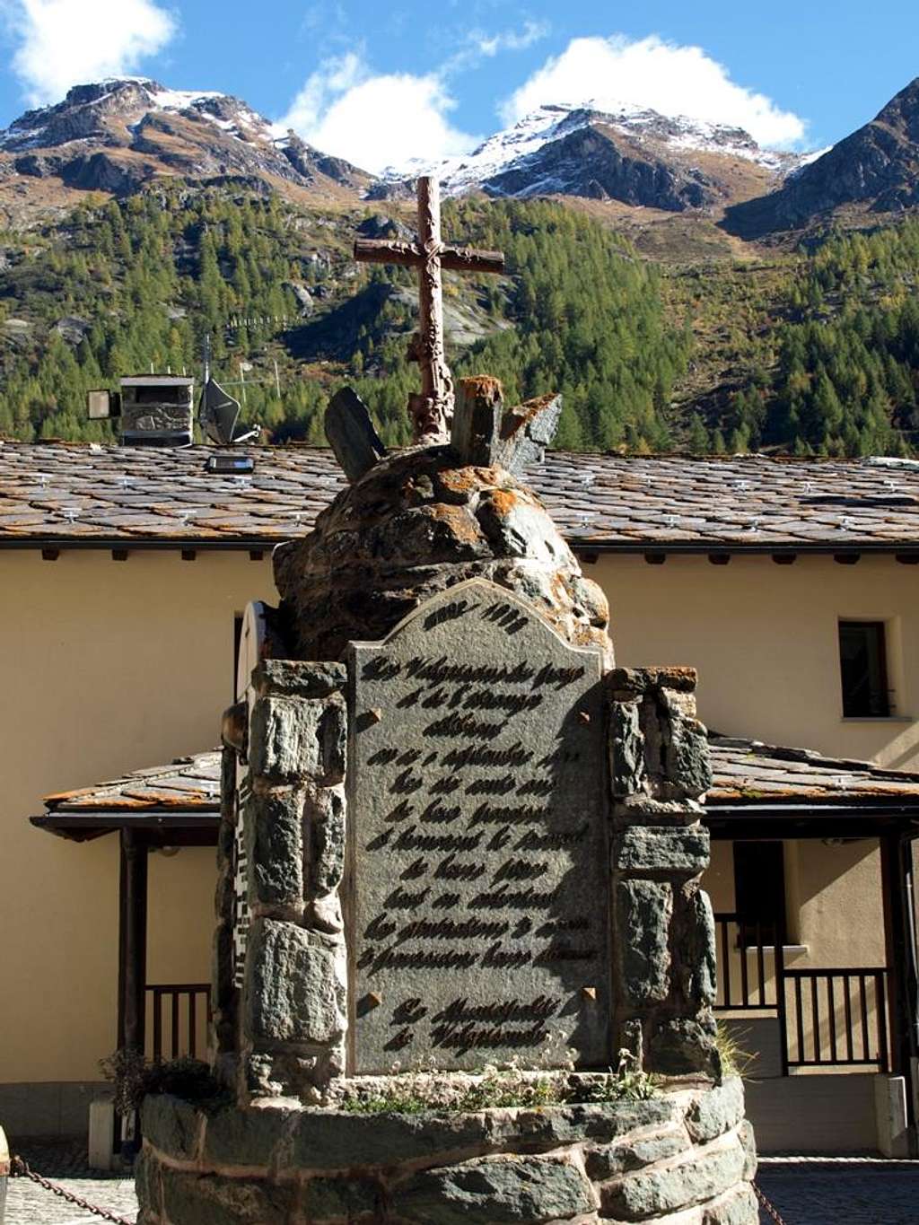 Valgrisenche Monument to the Fallen of the Wars 2015