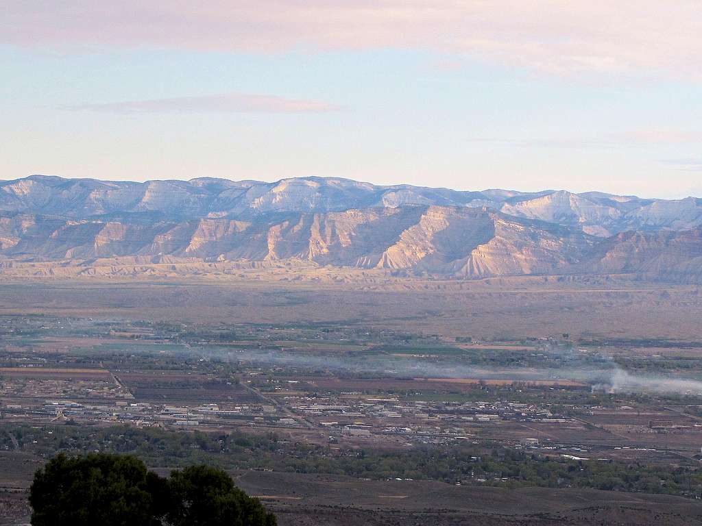 Book Cliffs and the city of Grand Junction