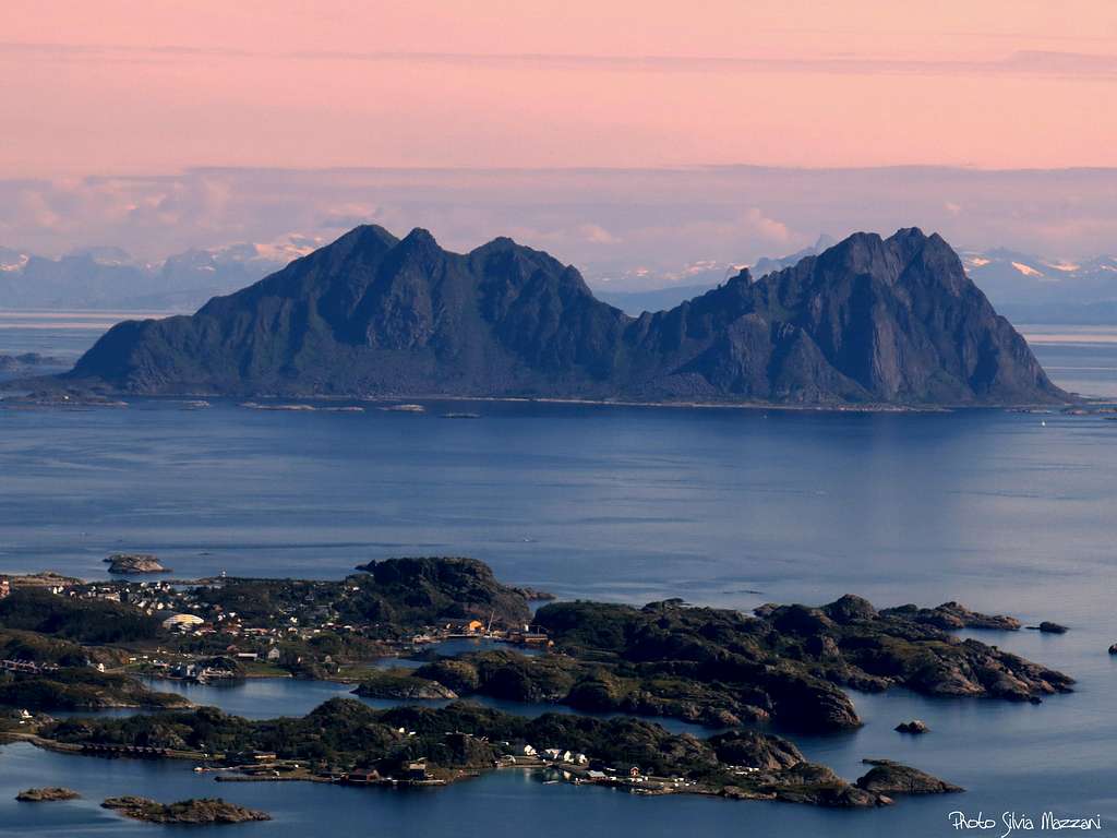 Glåmtinden summit view