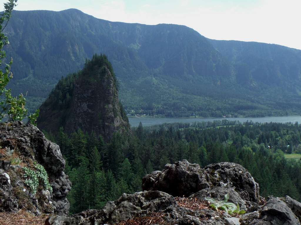 Looking from the summit of Little Beacon Rock