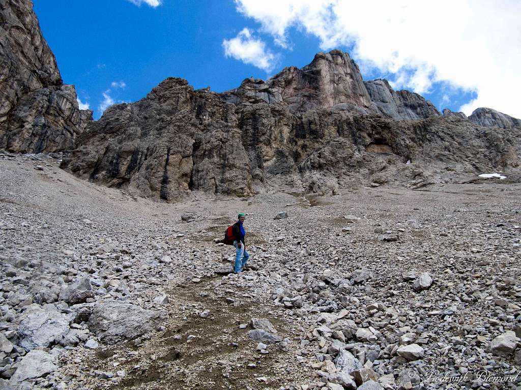 Nearing the Forcella Marmolada