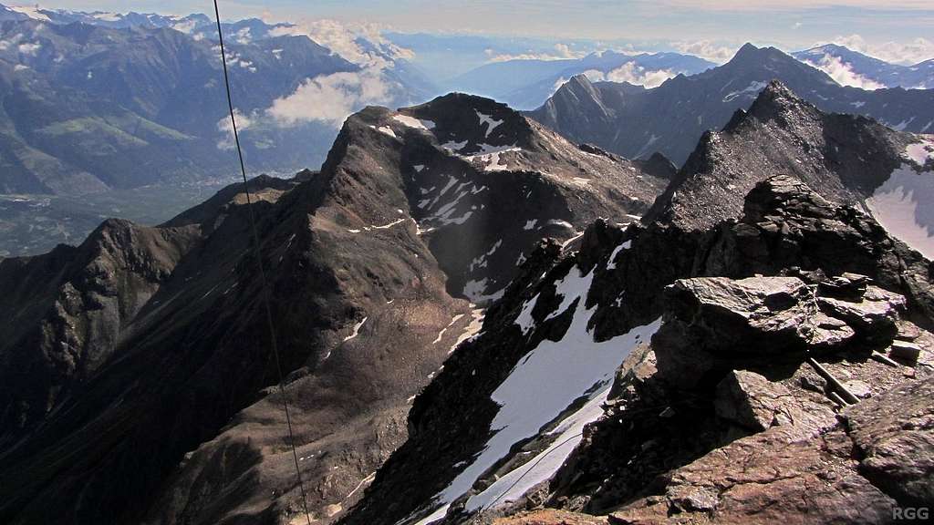Taitschroi (3139m) and Schafbergspitze (3306m) from the Tschenglser Hochwand