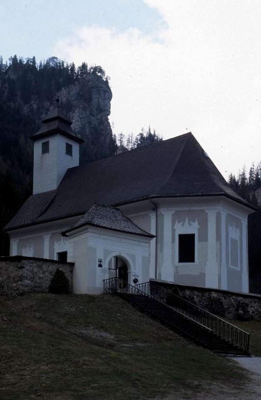 chapel at the Johnsbach cemetery