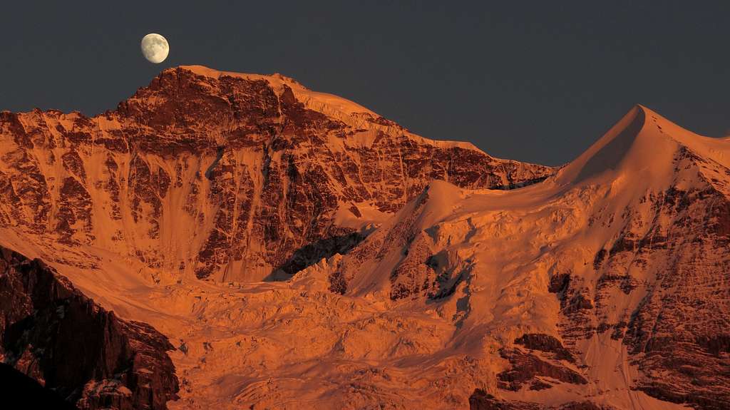 Moon rises up over Jungfrau west ridge 13