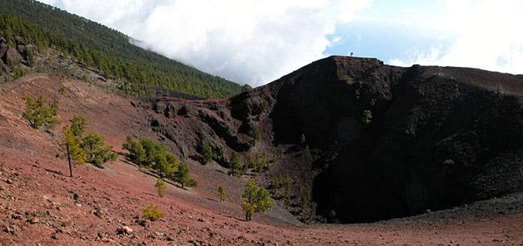 The Volcán Martín crater. Feb...