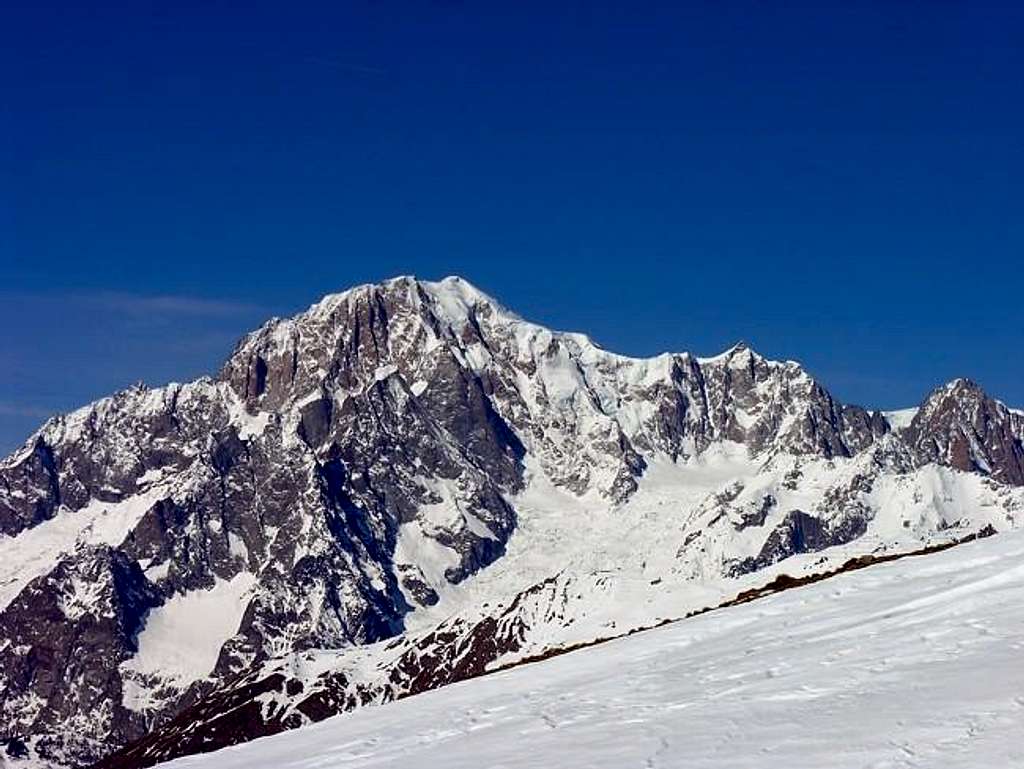 Mont Blanc (4810 m.) view...