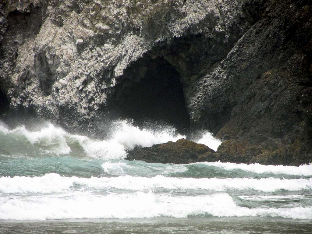 Cannon Beach cave