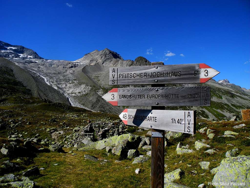 Signpost at start of Schrammacher Normal route