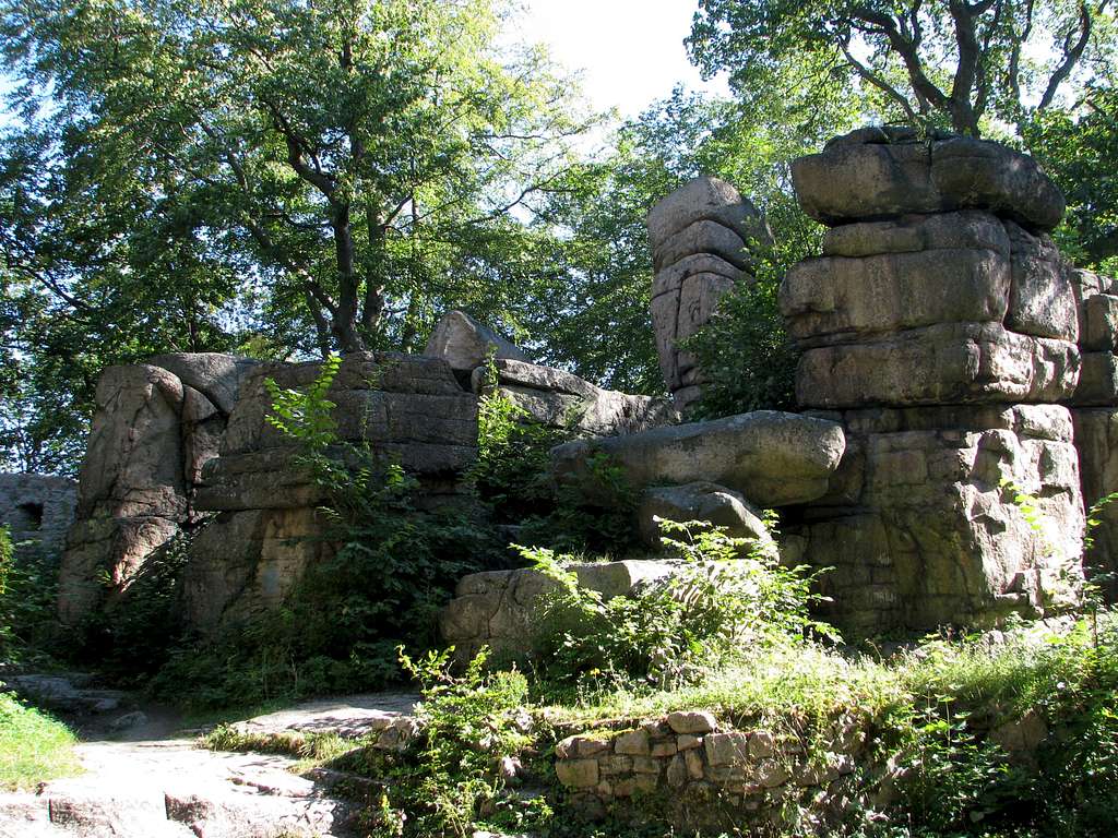 Rocks inside Bolczów Castle