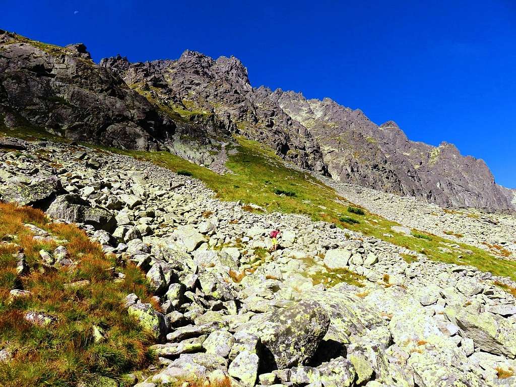 A solo climber on his way to the Velický žl'ab