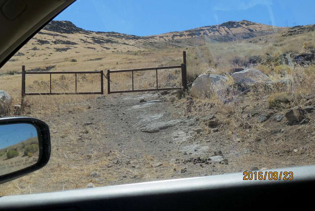 Access? Locked gate just W of 611 Peru