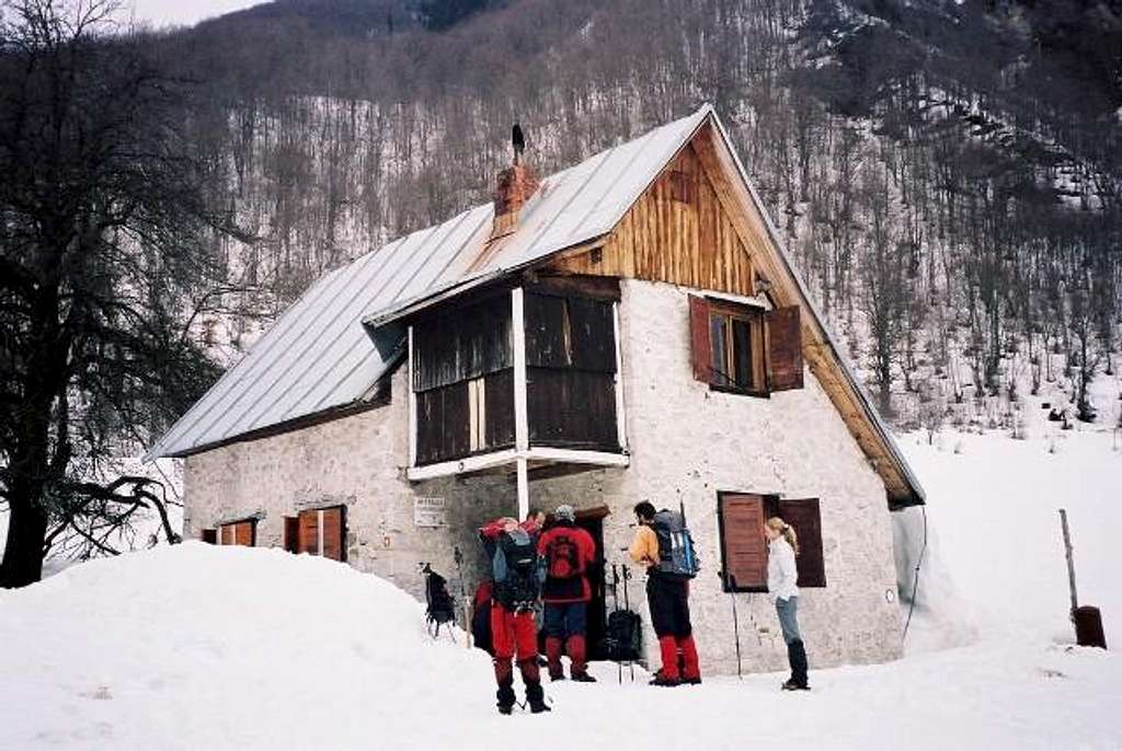 Mountain hut in Grbaja...