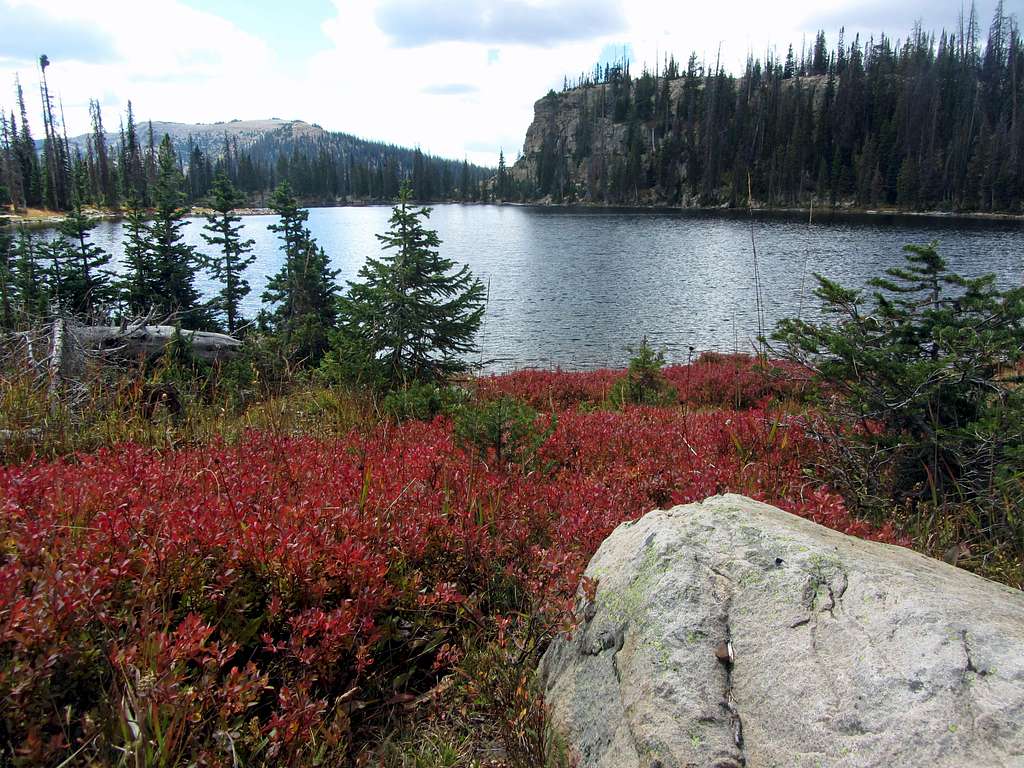 Cliff Lake fall colors
