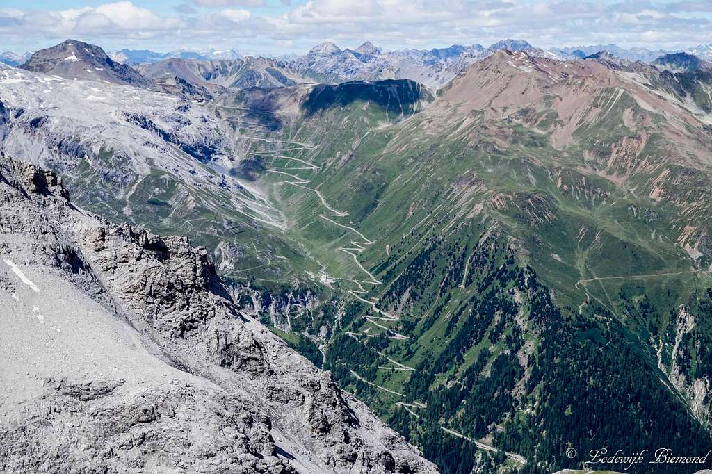 The endless curves of the Stelvio Pass