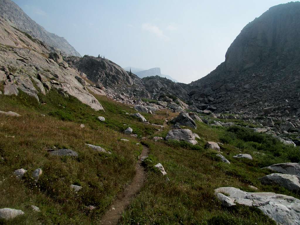 the trail to the SW ridge