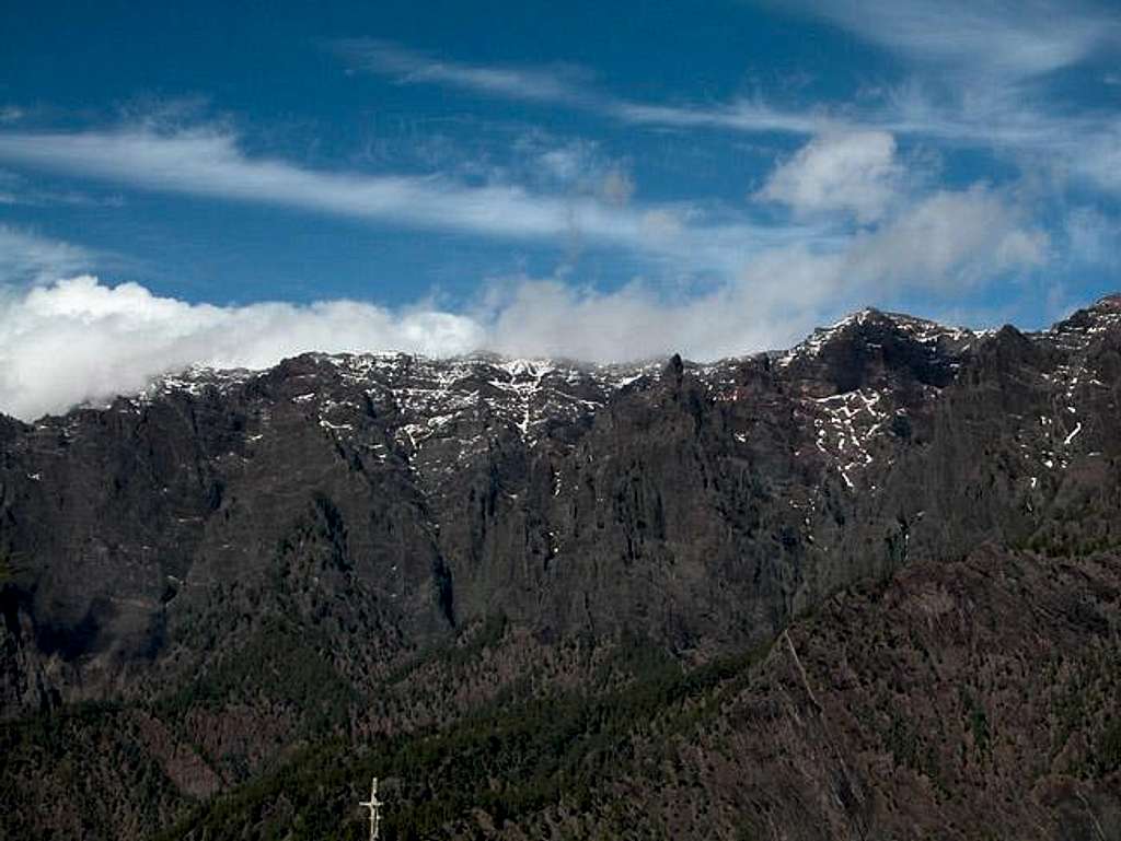 Pico de la Cruz (left in the...