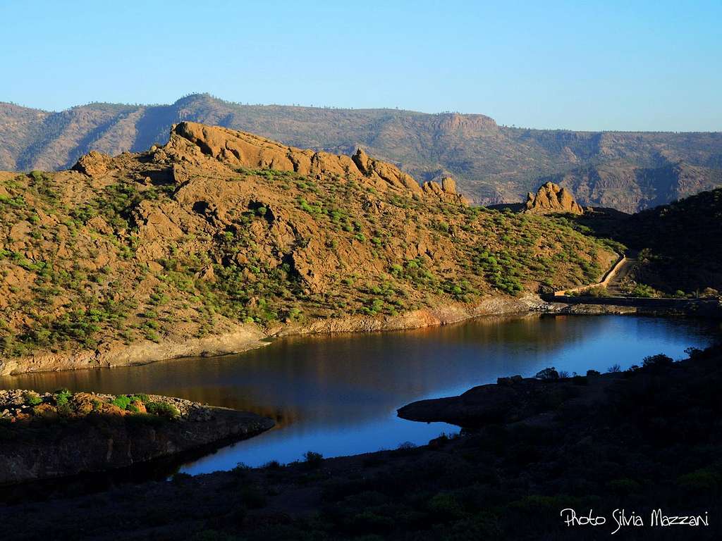 Tiny lake in the heart of Gran Canaria