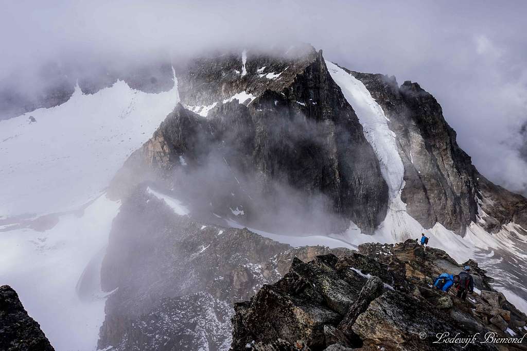Climbers on Hoher Angelus (3521m)