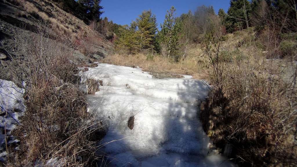 Frozen river at (c. 1,000m) above Papigko village