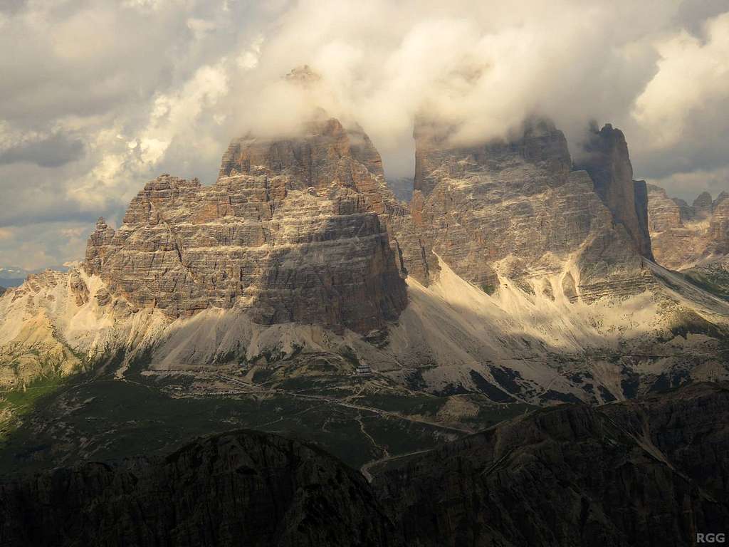 Zooming in on Tre Cime di Lavaredo from Torre Wundt