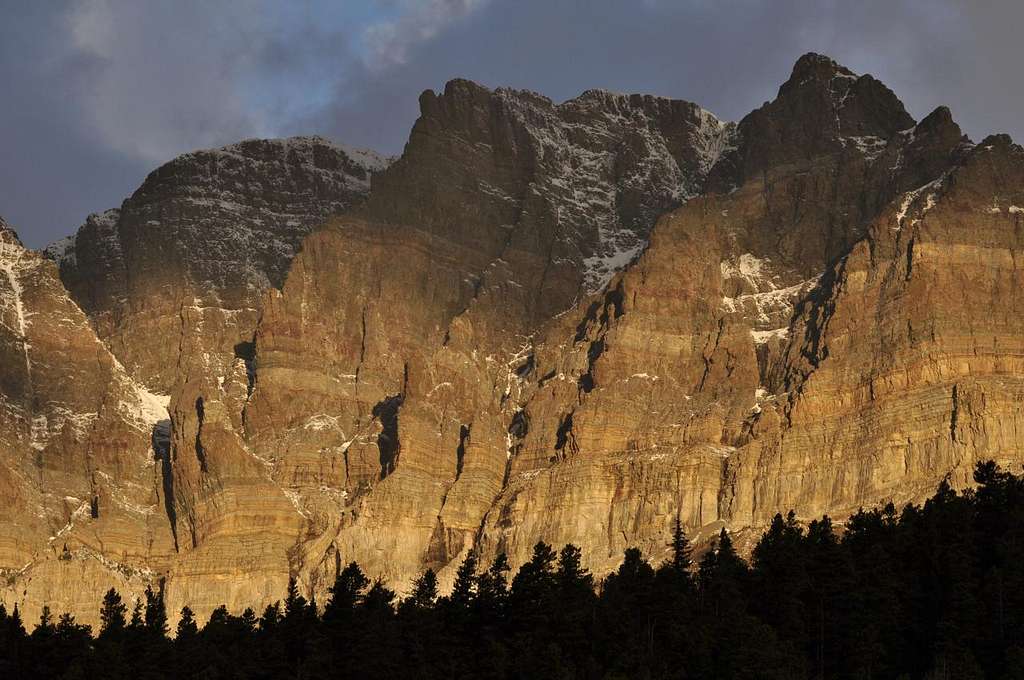 southern cliffs of Apikuni