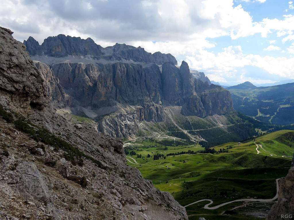 The northwestern part of the Sella Group, seen from high on Gran Cir