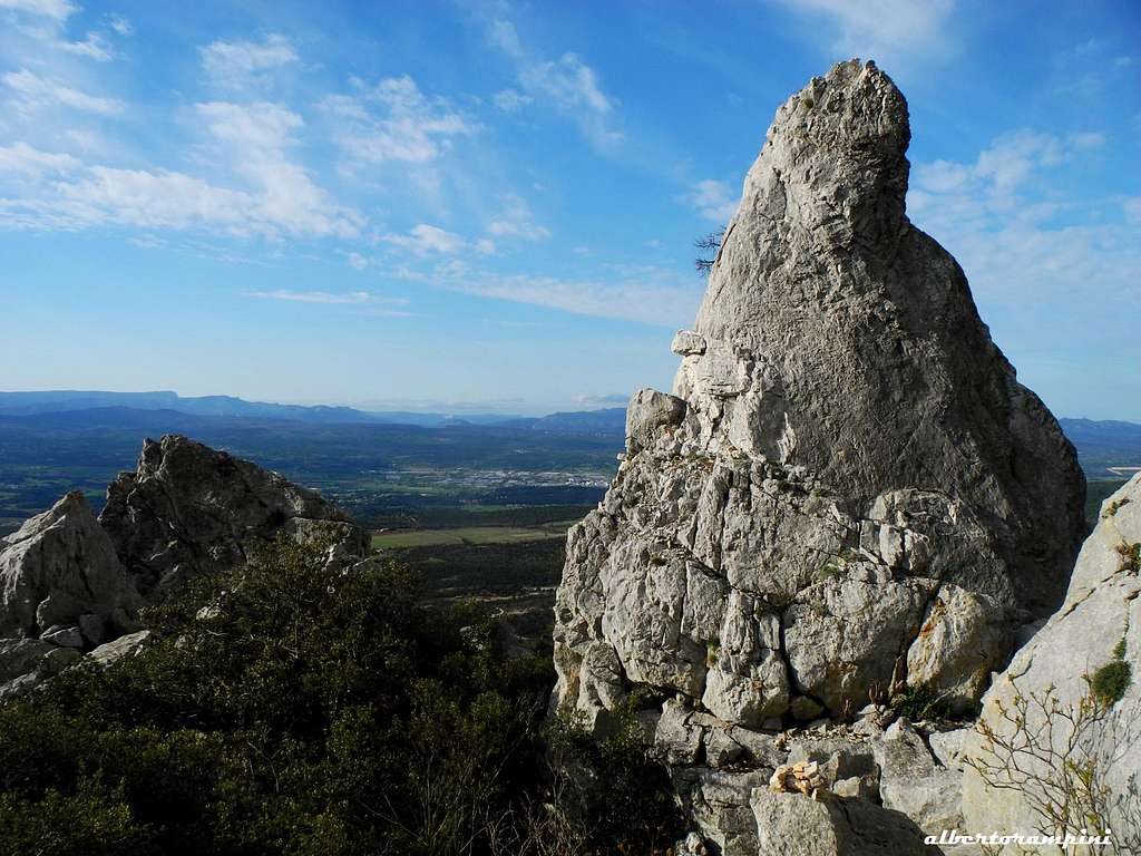 Limestone pinnacle near Refuge Baudino