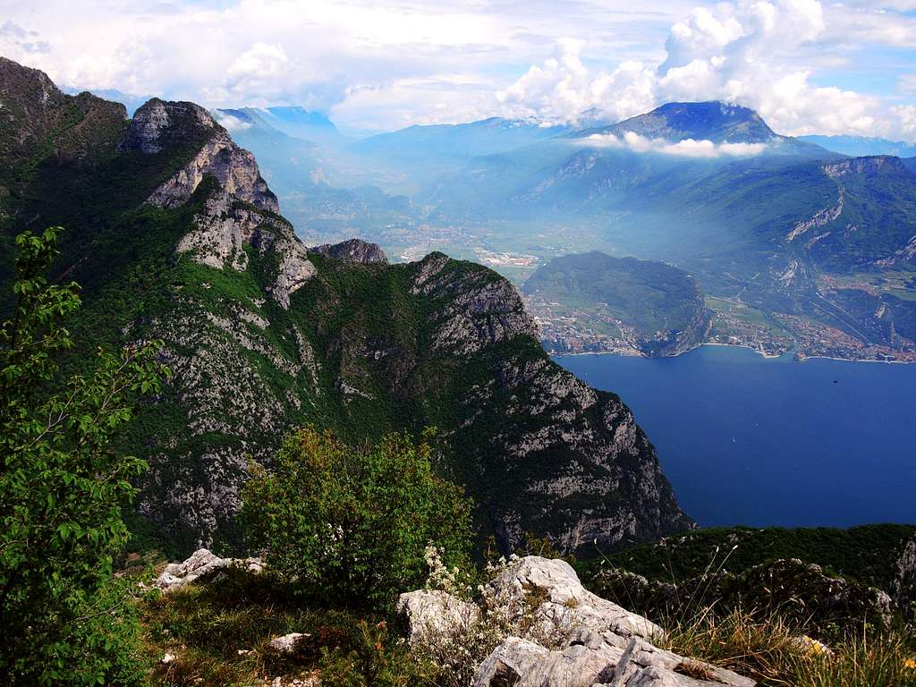 Cima Rocca and Garda Lake seen from Pregasina ridges