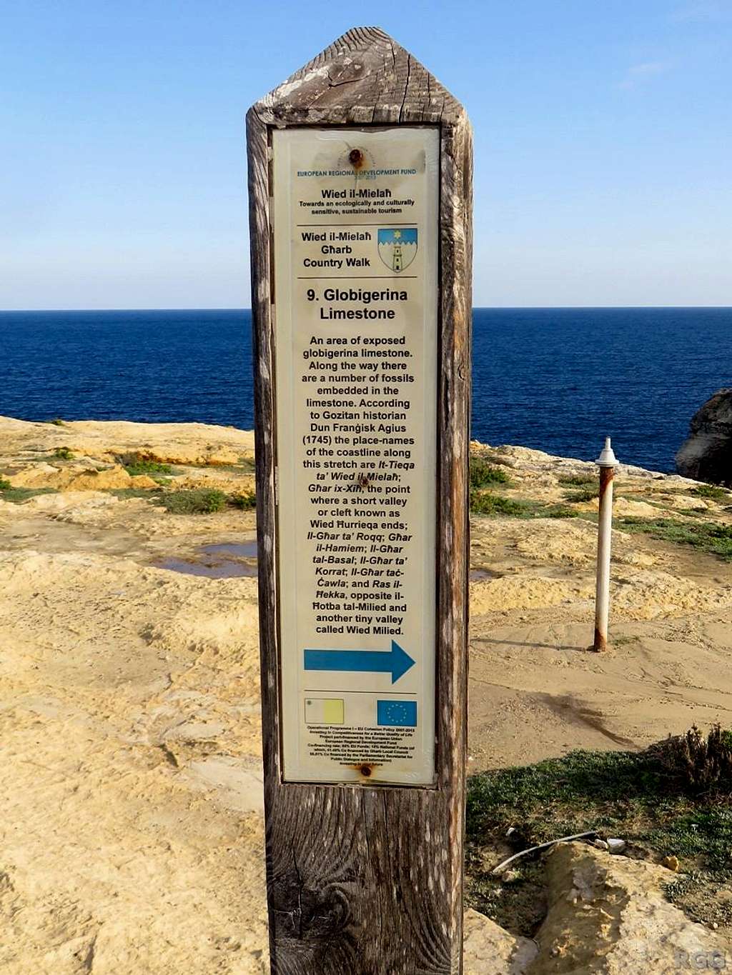 Route sign and information panel at Wied il-Mielaħ