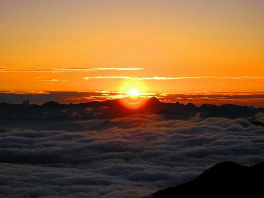 The sunrise from Pico da...