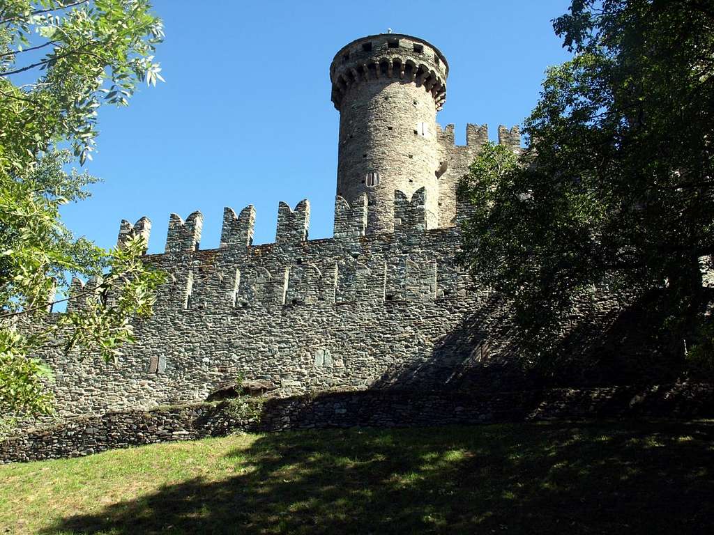 Castle Towers & Walls Fénis with Western view 2015