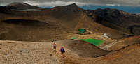 Tongariro Crossing descent 01 pan (Blue & Emerald Lakes) 2400