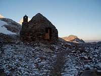 The hut at Muir Pass