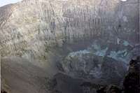 Popo: inside crater